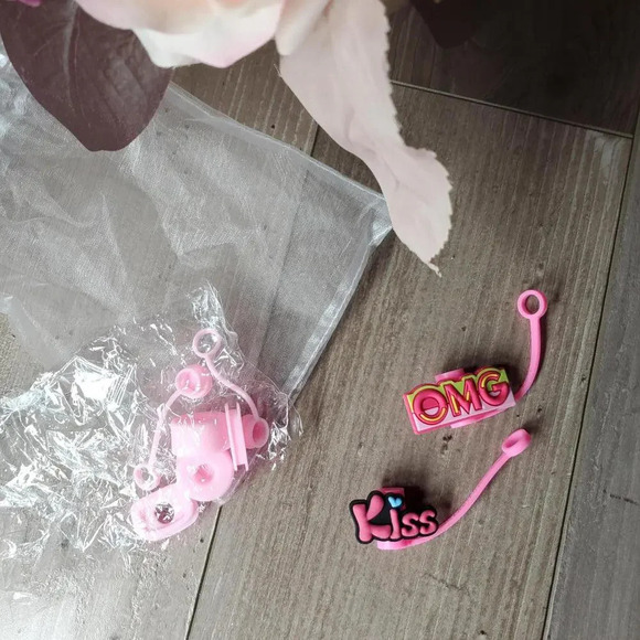 NWT Tumbler Straw Toppers Straw Caps and Accessories 8pc Pink OMG Kiss - Picture 5 of 8